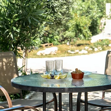 Beachfront Oleanders House In Skala Casa vacanze